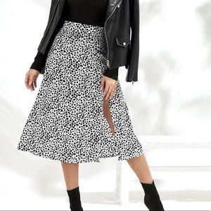 SHEIN Dalmatian Print Medium Black and White Skirt